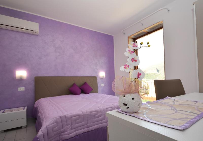 Superior Double Room with Balcony image 2