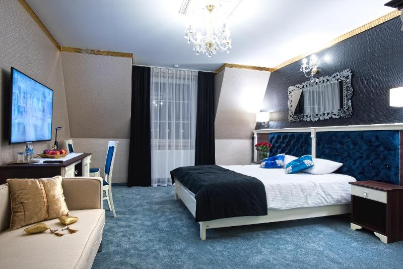 Deluxe Double Room with Shower image 4