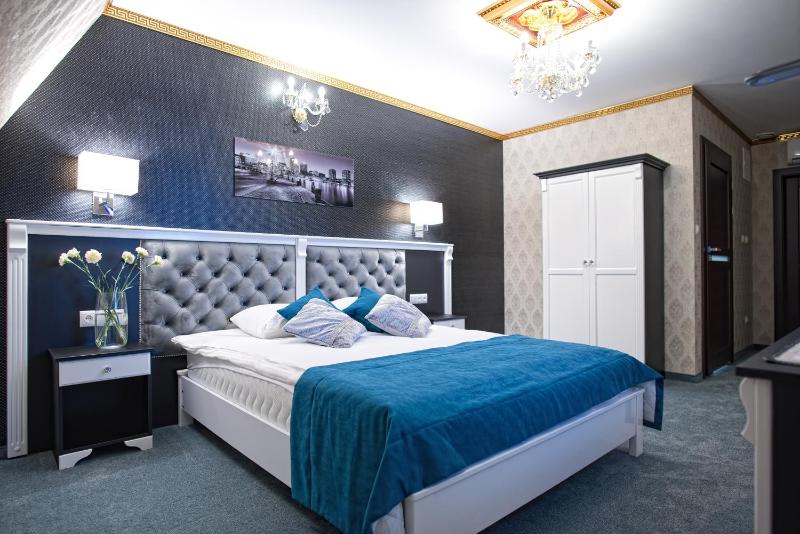 Deluxe Double Room image 3
