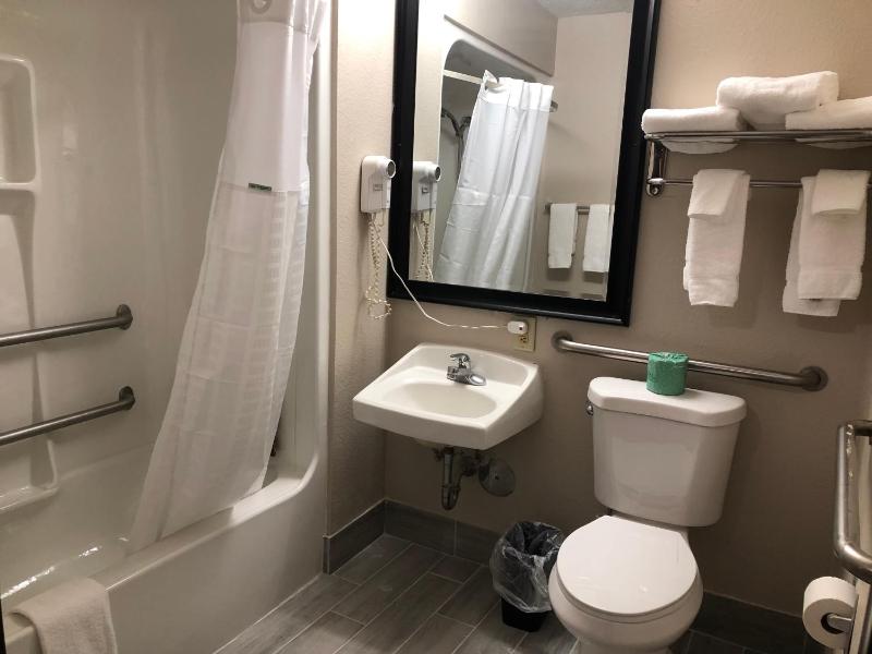 King Room - Mobility Access/Non-Smoking image 3