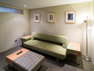 Room #5586121 image 2