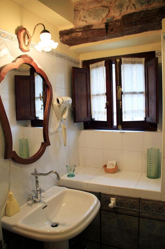 Three-Bedroom House image 1