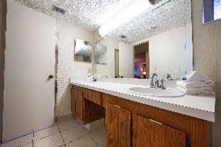 Room #36481213 image 3