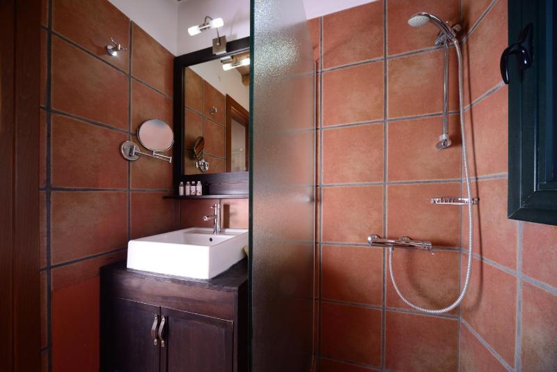 One Bedroom Residence (Split Level) image 4