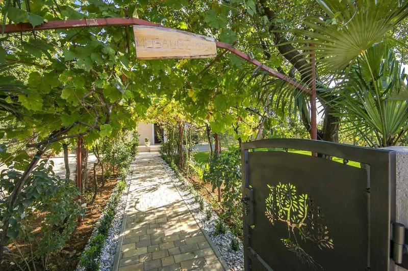 One-Bedroom Holiday Home image 2