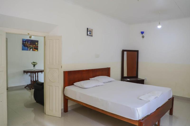 Ilamperuma Bungalow - image 14