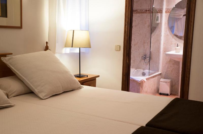 Triple Room image 3