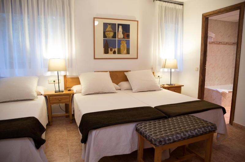 Triple Room image 2