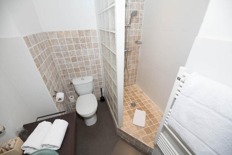 Classic Double Room image 1