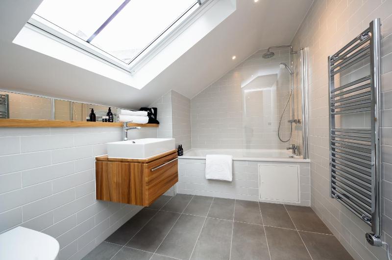 Two Bedroom Duplex Apartment image 3