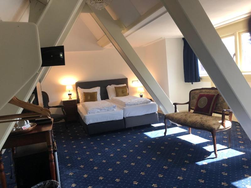 Suite with Balcony image 1