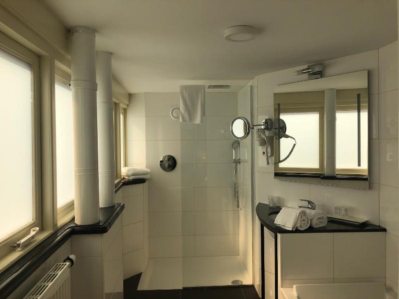 Suite with Balcony image 4