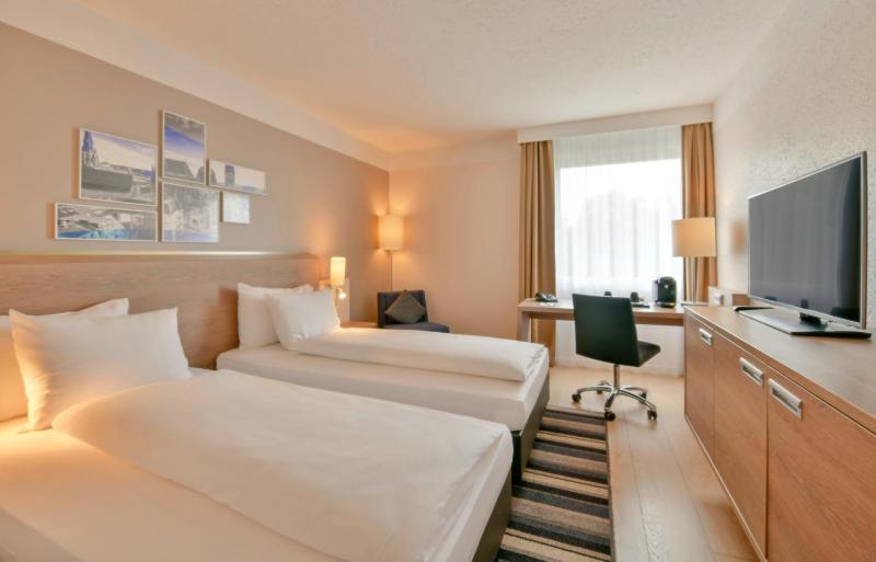 Superior Double or Twin Room image 4
