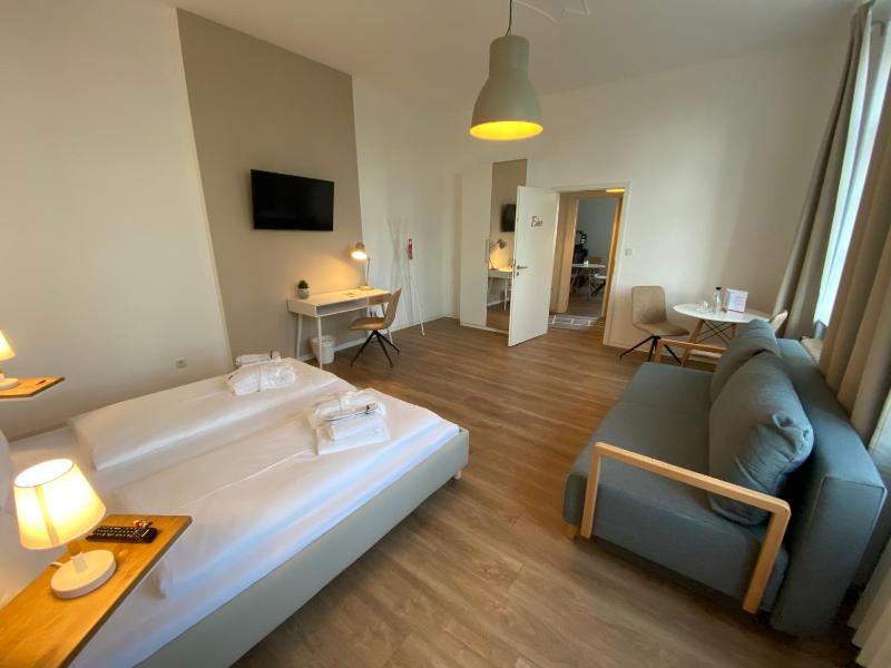 Double Room with Shared Bathroom image 1