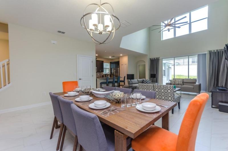 Five-Bedroom House image 3