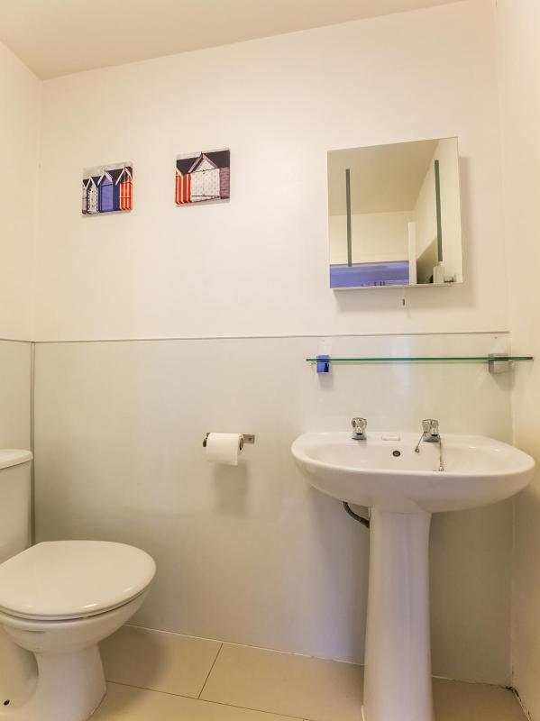 Twin Room with Shared Bathroom image 2