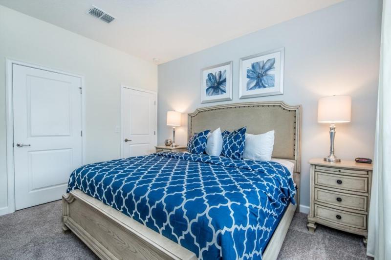 Four-Bedroom Townhouse image 2