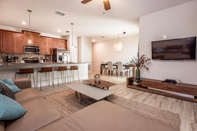 Four-Bedroom Townhouse image 1