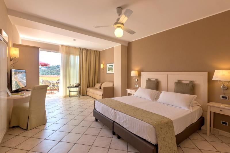 Junior Suite with Terrace image 4