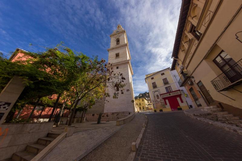Large Double Room with Sofa Bed and Private Bathroom image 3