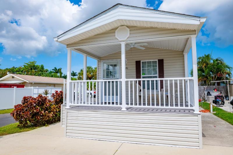 One-Bedroom Cottage image 1