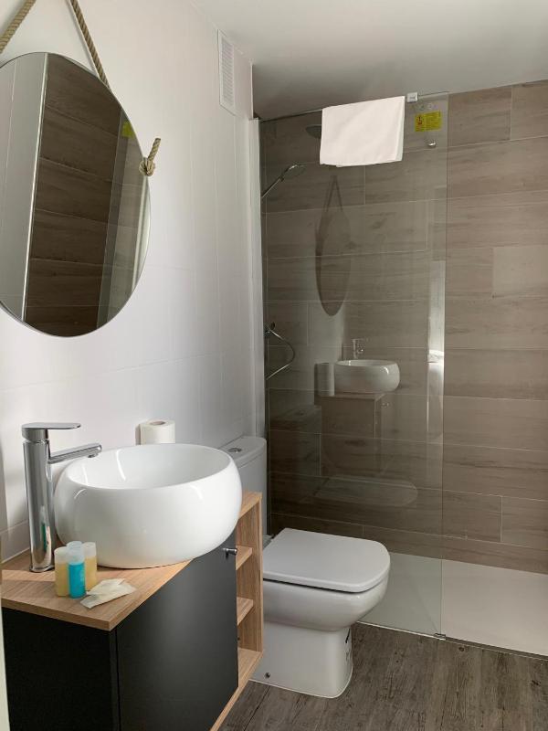 Deluxe Double or Twin Room image 1