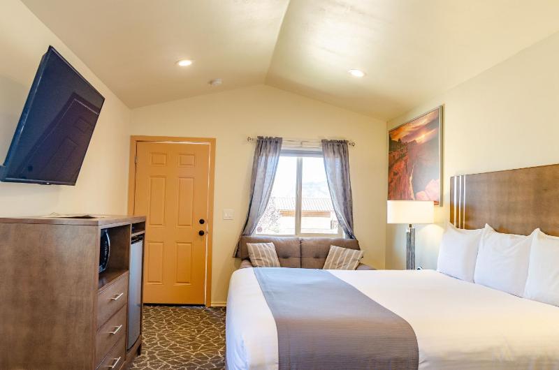 Cottage with King Bed image 3