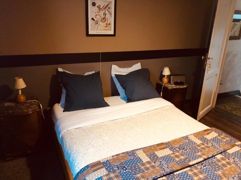 Double Room with Private Bathroom image 4
