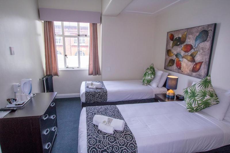 Hotel Waterloo & Backpackers - image 13