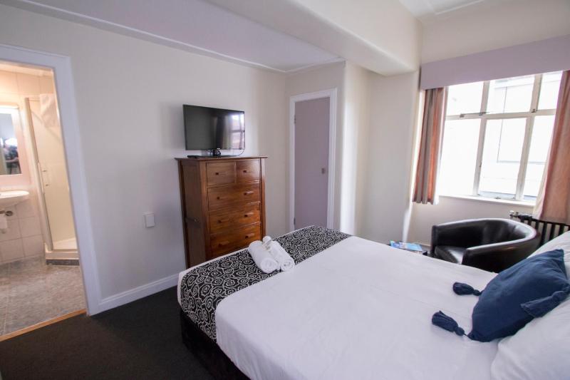 Hotel Waterloo & Backpackers - image 21