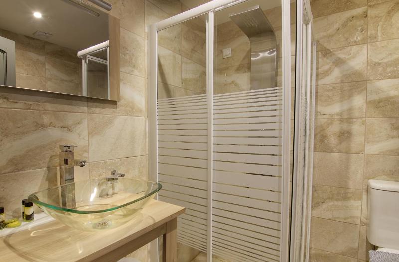 Classical Double Room image 2