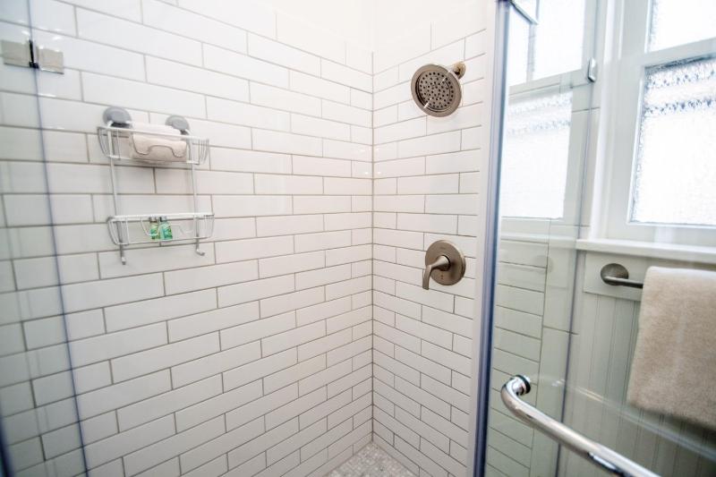 Looking Glass Inn - image 10