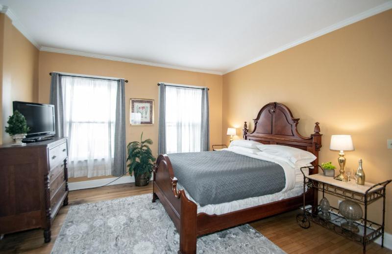Looking Glass Inn - image 2