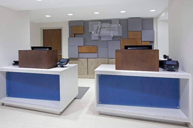Holiday Inn Express & Suites Austin Downtown - University By IHG - image 6