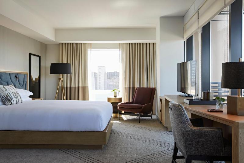 Premium King Room with Balcony and View image 3