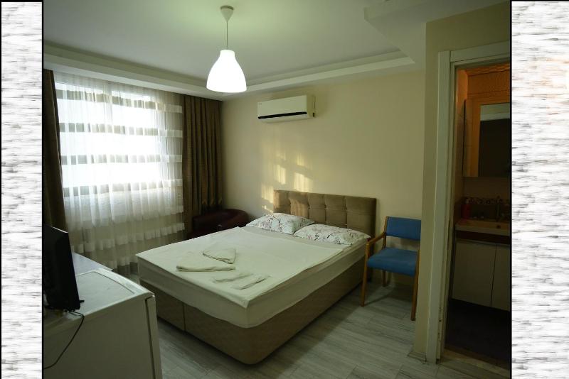 Deluxe Double Room image 3