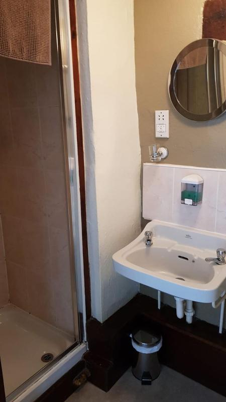 Double Room image 4