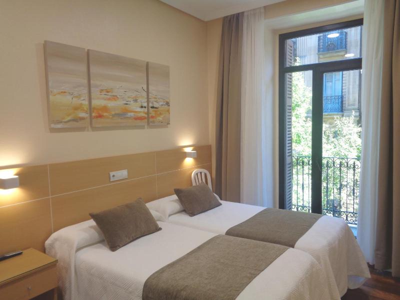 Exterior twin room image 2