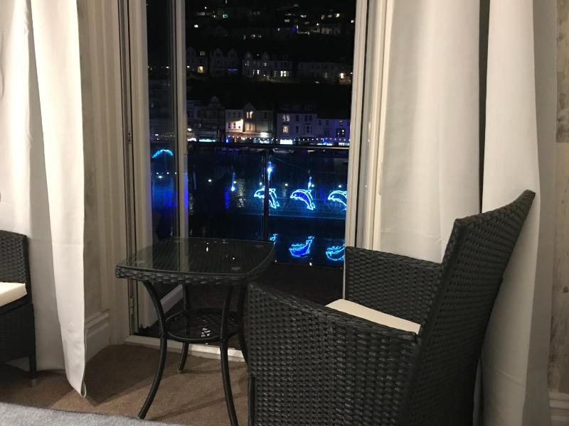 Deluxe Double Room with Balcony and Sea View image 3