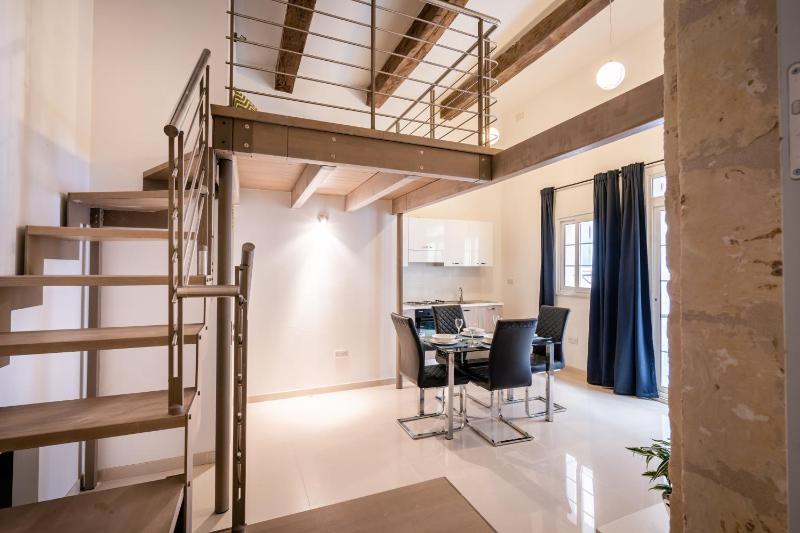 Charming Valletta 1BD Apartment off Republic Street - image 5