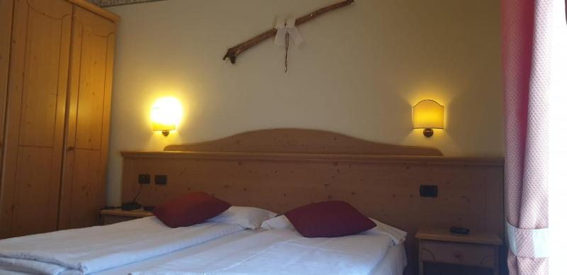 Large Double Room image 4