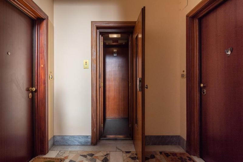 GuestHost - Toc-Toc Apartment a 10 min dall'Ospedale Maria Vittoria - image 2