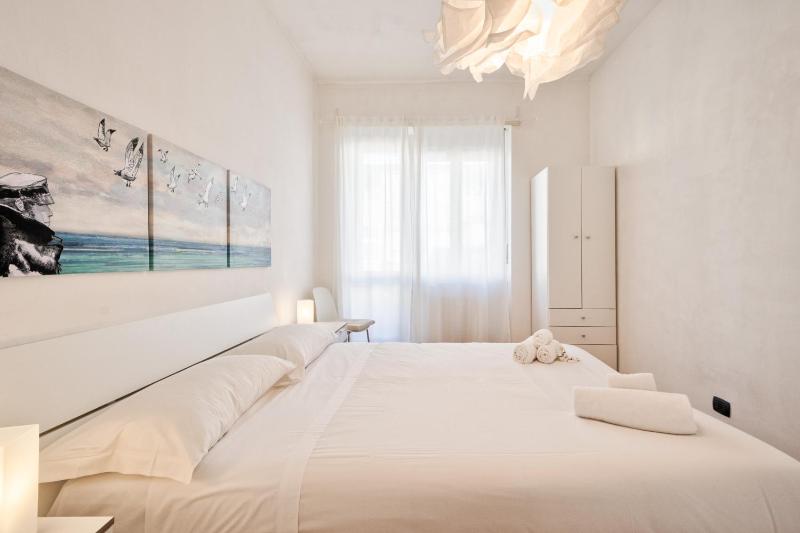 One-Bedroom Apartment image 4