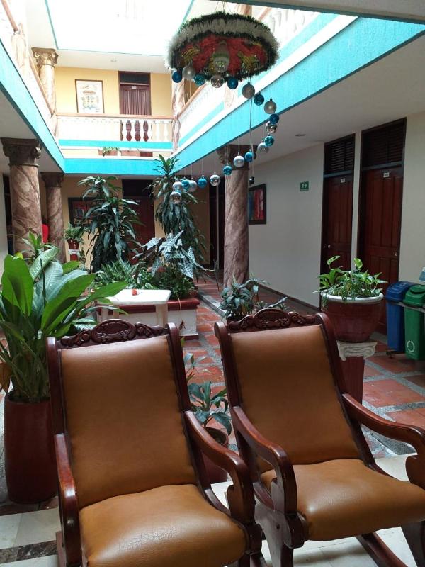 Hotel Colonial Inn - image 30