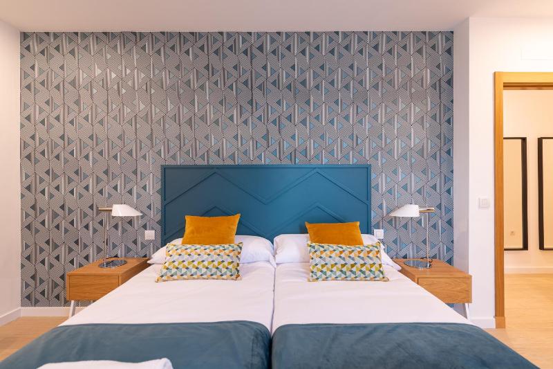 Family Suite with Balcony image 2