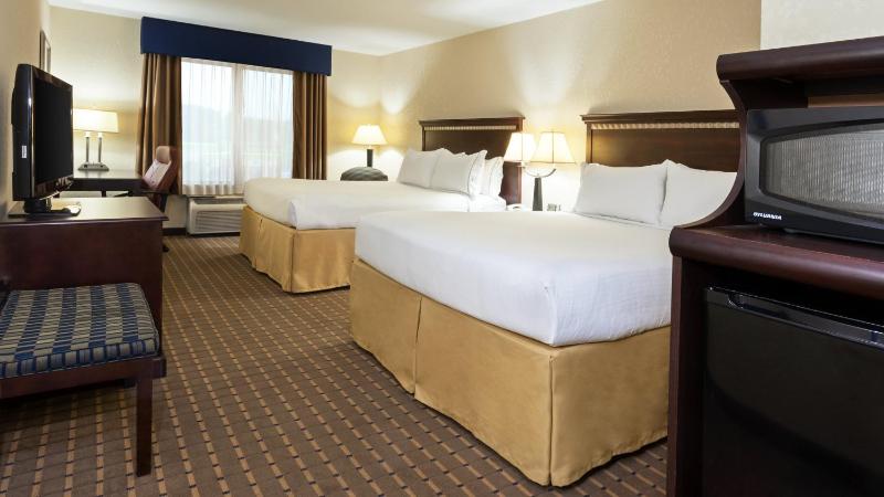 Standard Room with Two Queen Beds image 2