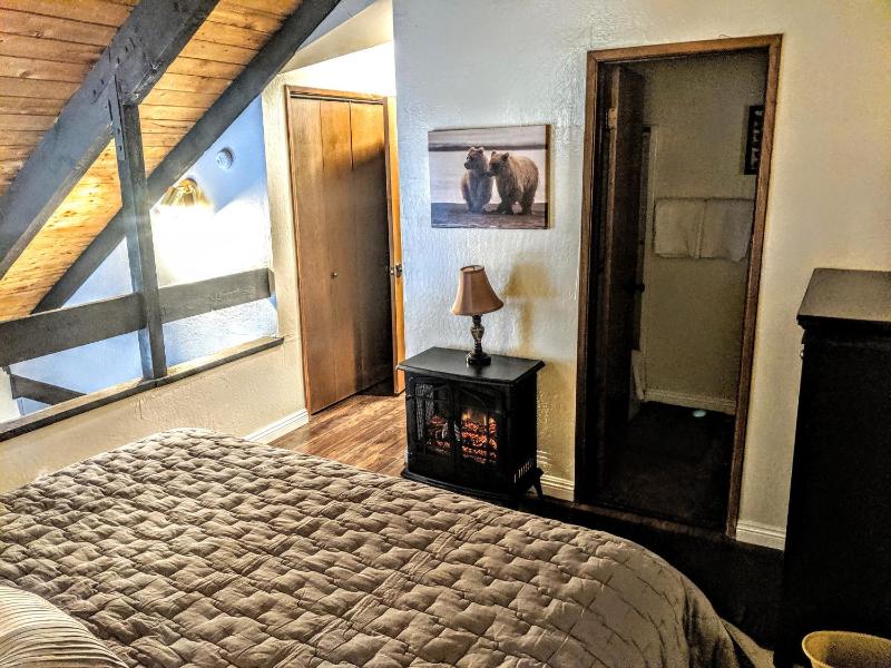 Two-Bedroom Townhouse image 2