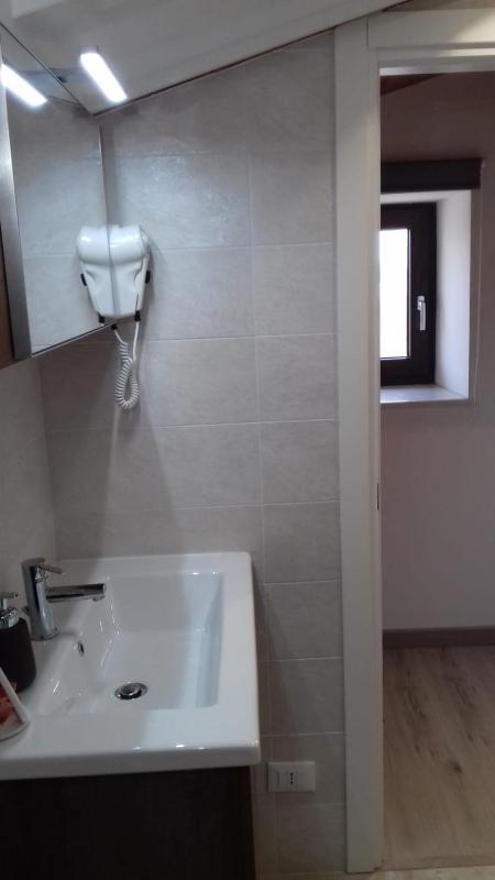 Deluxe Double or Twin Room image 3