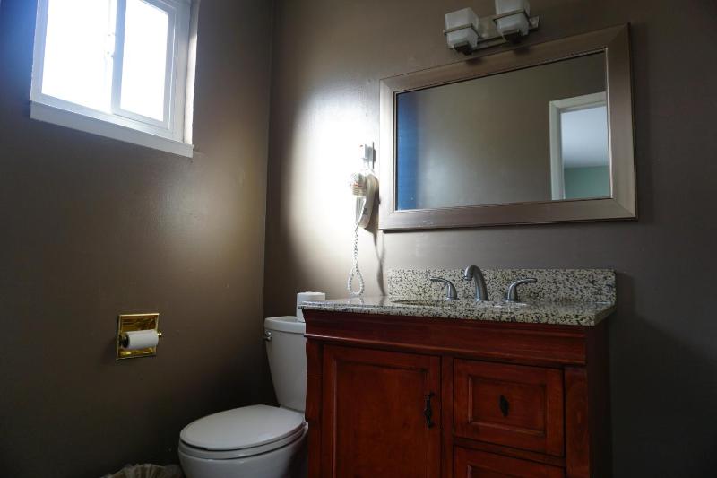 Family Room image 3