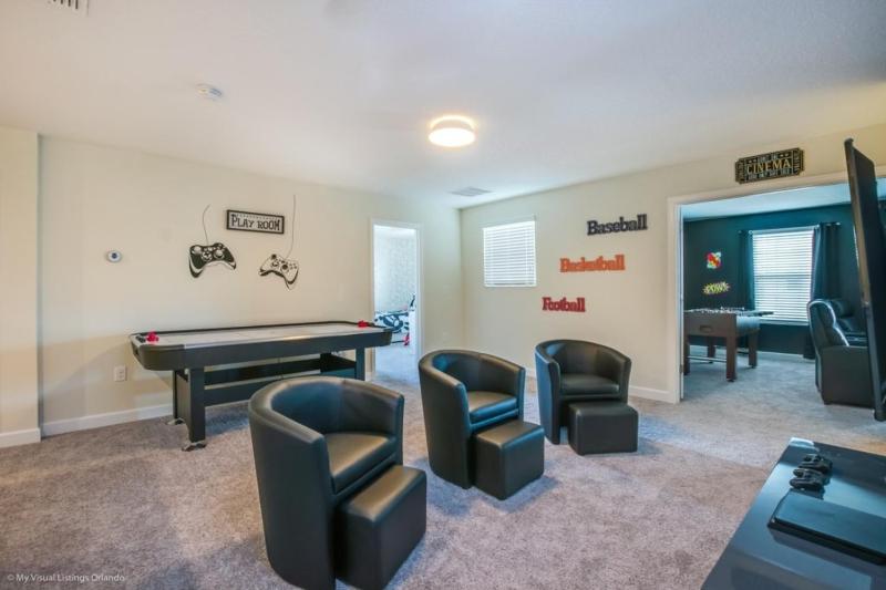 Seven-Bedroom House image 1